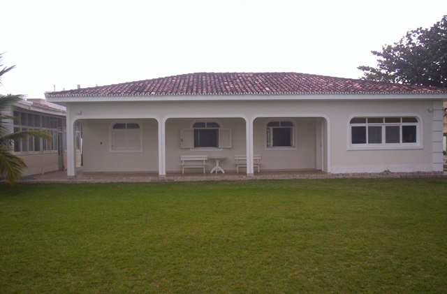 sobrado em Cond. Três Marias